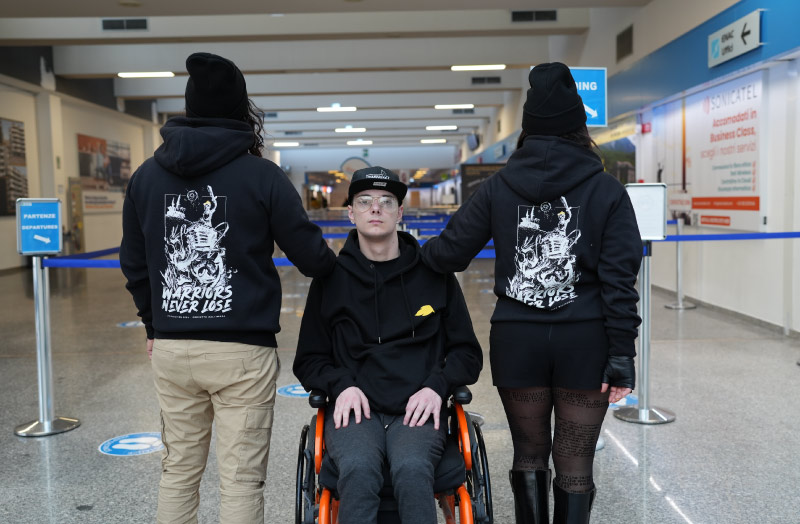 Pochi pezzi disponibili del merch di progetto baltimora
